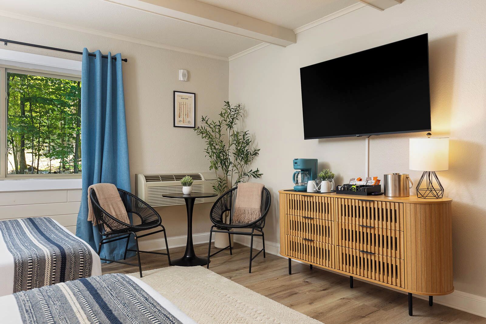 Deluxe Suite | Desk, WiFi (free)