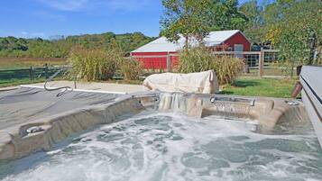 Bain à remous extérieur