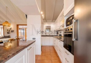 Private kitchen - Vrbo Property (Corralejo)