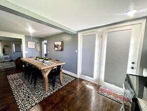 Dining - Wolf River Getaway-close to dock (Highway)