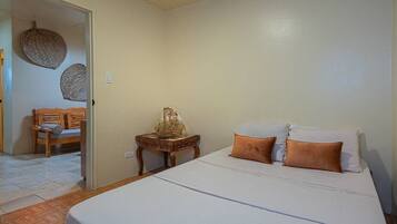 6 bedrooms, iron/ironing board, free WiFi, bed sheets