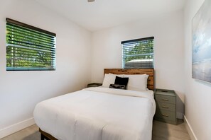 3 bedrooms, desk, iron/ironing board, travel cot - Hidden Palms- Family Oasis Near Beach & Las Olas (Fort Lauderdale)