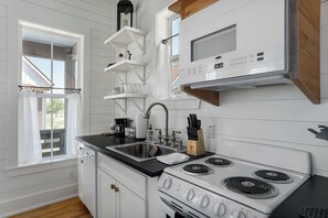 Private kitchen - Row Home - Standard Cabin I (Dripping Springs)