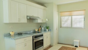 Private kitchen - CASA MODELO - RANCHO TAMARINDO GOLF AND AIRPARK COMMUNITY (Tamarindo)