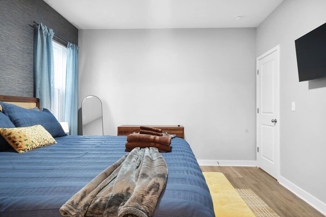 3 bedrooms, desk, iron/ironing board, WiFi