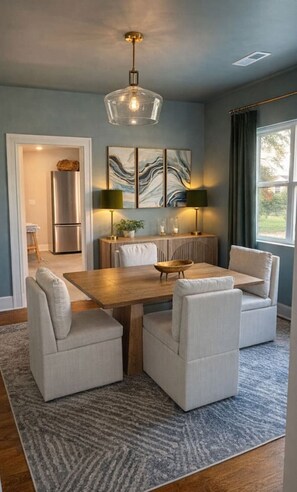 Dining - The Bobi in Hopkinsville! A charming 2br cottage! (Hopkinsville)