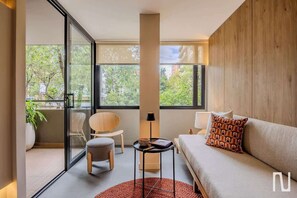 Apartamento, 2 camas de casal, varanda, vista para a cidade (Gardens A204) | Área de estar