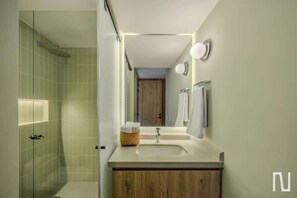 Apartamento, 2 camas de casal, varanda, vista para a cidade (Gardens A204) | Banheiro
