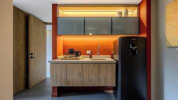 Apartamento, 2 camas dobles, patio, vistas a la ciudad (Gardens A204) | Cocina privada