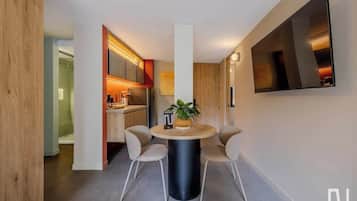 Apartment, 2 Double Beds, Patio, City View (Gardens A204) | Dining