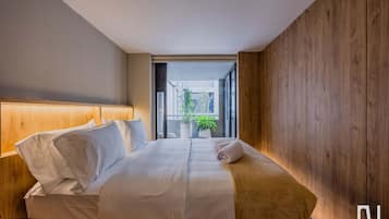 Apartment, Mehrere Betten, Terrasse, Stadtblick (Gardens B201 + Sat) | 3 Schlafzimmer