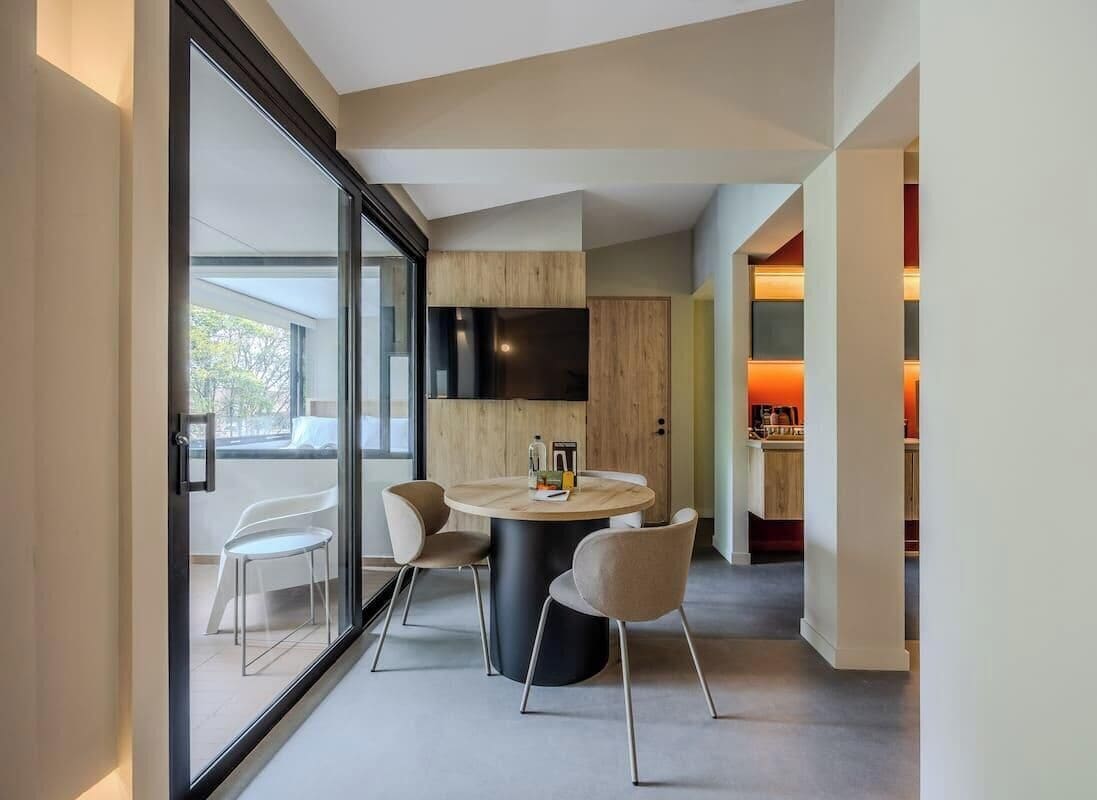 Apartamento, várias camas, varanda, vista para a cidade (Gardens A304 + Sat) | Opções para refeição
