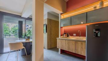 Apartment, Multiple Beds, Patio, City View (Gardens A304 + Sat) | Private kitchen