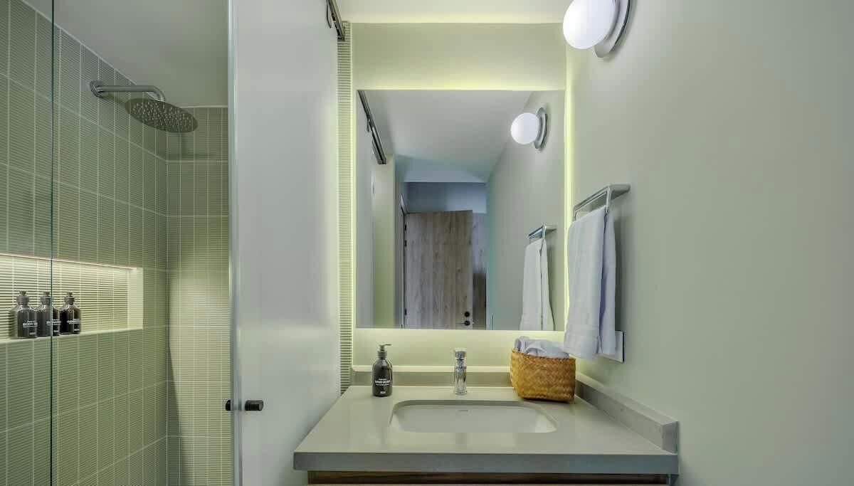 Appartement, meerdere bedden, patio, uitzicht op stad (Gardens A304 + Sat) | Badkamer