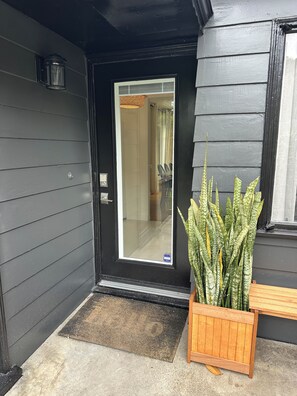 Exterior detail - Hollywood Hills House with Pickle Ball Court & Mini Golf (Los Angeles)