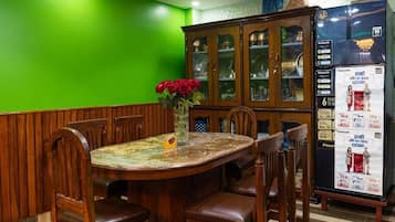 Double Room, Balcony, City View | Dining