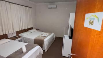 Habitación cuádruple Confort | Tabla de planchar con plancha y wifi gratis