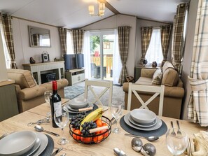 Living area - Hedgehog Lodge (Carnforth)