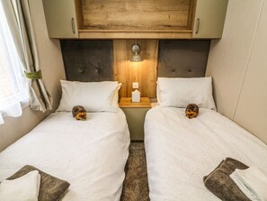 2 bedrooms, individually decorated, individually furnished, free WiFi - Hedgehog Lodge (Carnforth)