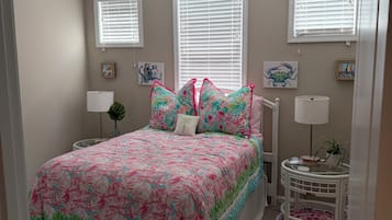 4 bedrooms, free WiFi, bed sheets, wheelchair access