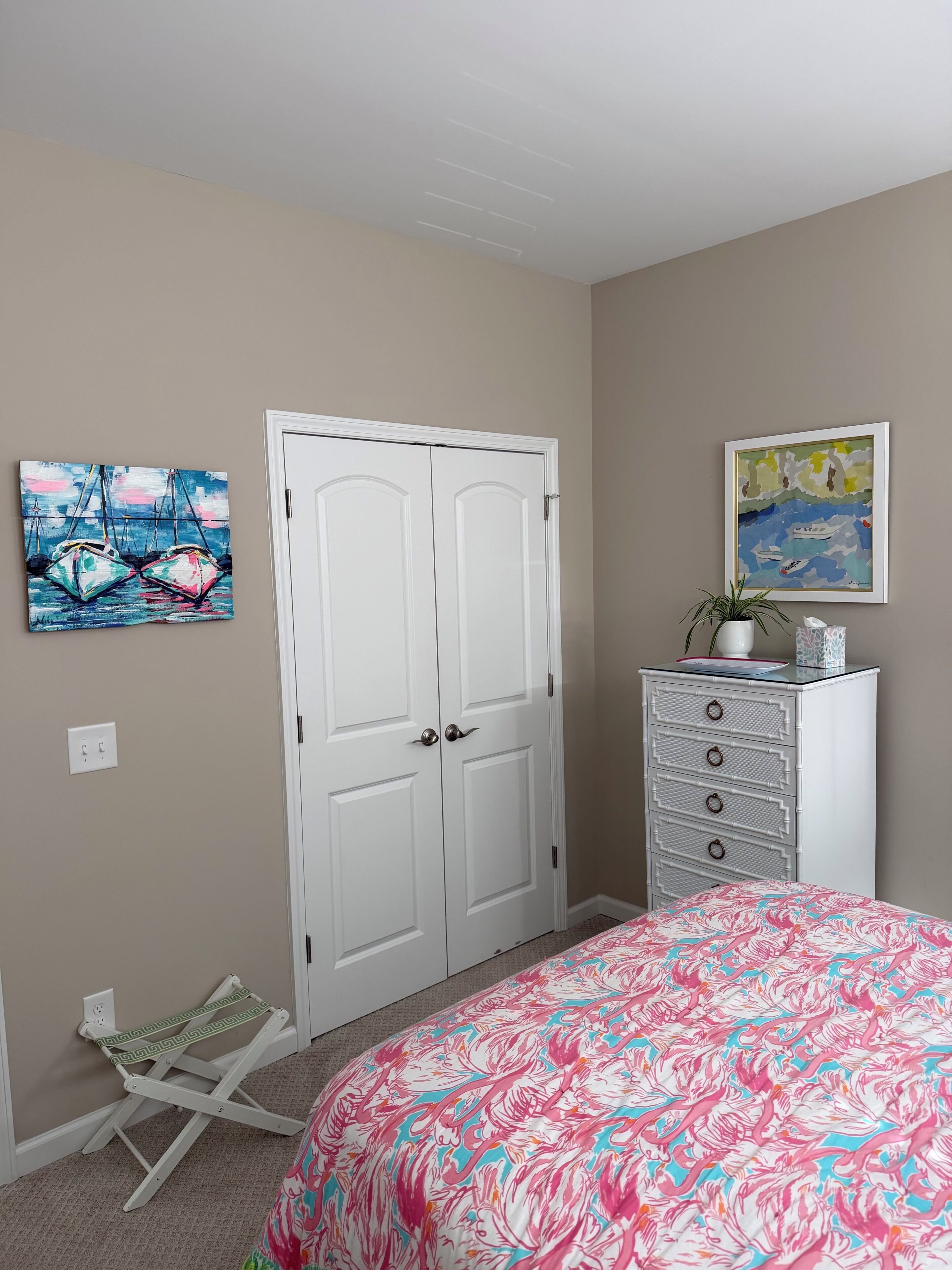 4 bedrooms, free WiFi, bed sheets, wheelchair access