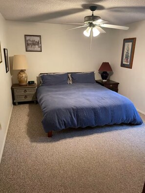 3 bedrooms, desk, WiFi, bed sheets - Among the Trees (Corvallis)