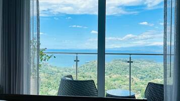 3 bedrooms, individually decorated, individually furnished