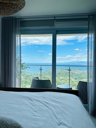 Wake Up to the Ocean Exclusive Luxury Escape