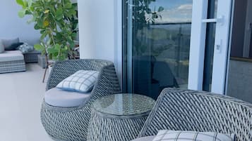 Apartment, Multiple Beds (Mar a Mar 1201) | Property grounds