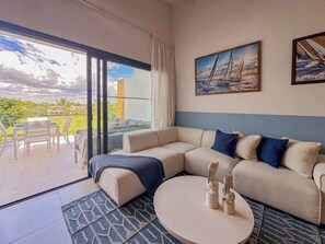 TV, offices - Spectacular Golf PH with private rooftop (Punta Cana)