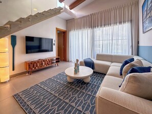 TV, offices - Spectacular Golf PH with private rooftop (Punta Cana)