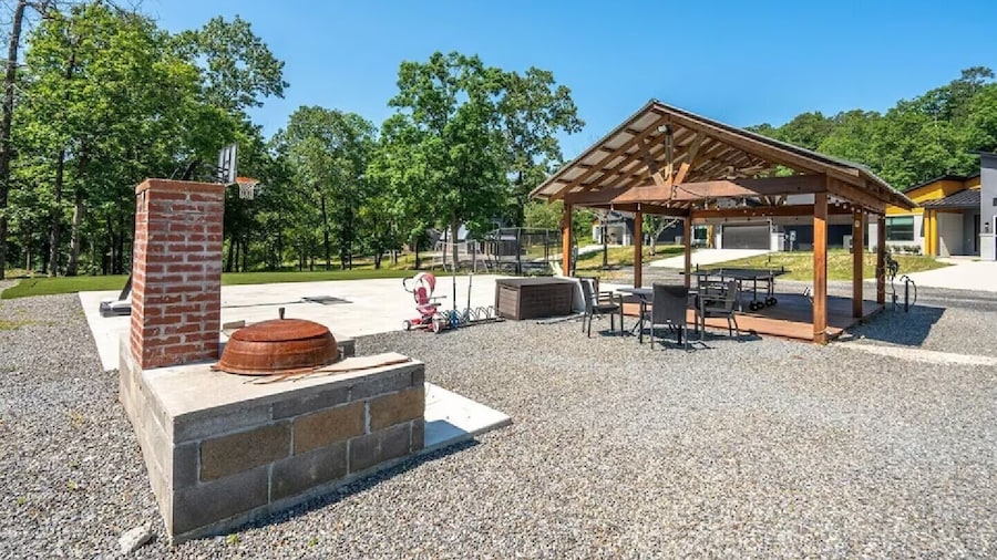 Modern Fun Retreat - Hiking & Biking