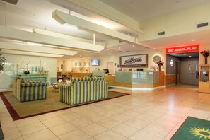 Lobby - New 1-bedroom hotel suite in peaceful Danbury with kitchen (Danbury)