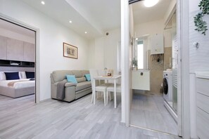 Interior - Francesco's Flat by Domus&Dimore (Torre Maura)