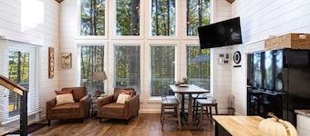 Monarch Manor Treehouse at Greers Ferry Lake in Shirley, AR