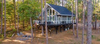 Monarch Manor Treehouse at Greers Ferry Lake in Shirley, AR