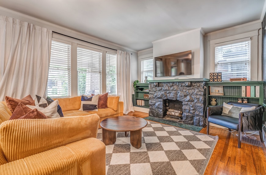 Experience The Ultimate Memphis Getaway At Velvet Moon Villa - Memphis, TN