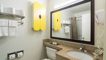 Basic Double Room | Bathroom