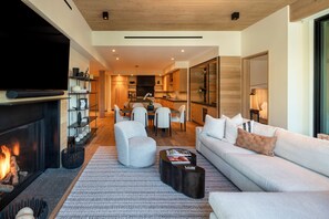 Smart TV, fireplace - Modern Luxury in Downtown Ketchum (Ketchum)