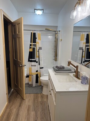 Bathroom - New Build. 4Bd/2.5Bth Inside Breezy Point Gates. Walking distance to Dockside. (Pequot Lakes)
