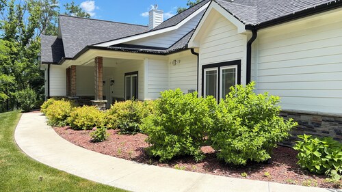 Spacious New 3BR/2BA Home -Sleeps 6 Adults - Near World Cup Venues