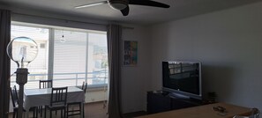 Dining - The superb Sablettes apartment (La Seyne-sur-Mer)