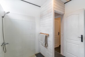 Bathroom - Junior Suite Amanecer with Private Pool, Private Terrace and Wi-Fi (Macher)