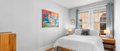 1 bedroom, desk, iron/ironing board, WiFi