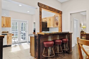 Interior - Spring Water Ranch-Dog Friendly with Hot Tub. (Red Lodge)
