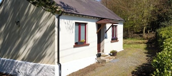 Hug Cottage - Sleeps 2 Only Garden, Stove, Parking