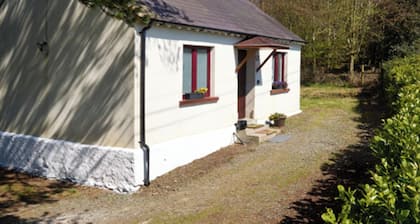 Hug Cottage - Sleeps 2 Only Garden, Stove, Parking