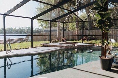 Cozy Lakehouse In-Law Suite