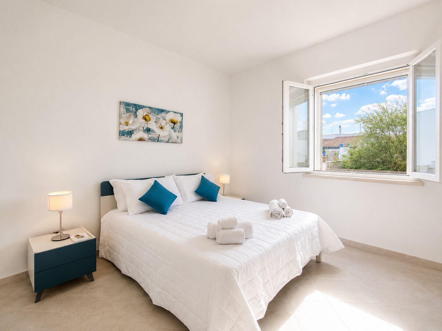 Casa, 2 camere da letto, patio | Tende oscuranti, ferro/asse da stiro, Wi-Fi gratuito