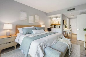 2 bedrooms, iron/ironing board, WiFi, bed sheets - Renovated 2BR Condo Walk to Beach Pool Decks (Hilton Head Island)